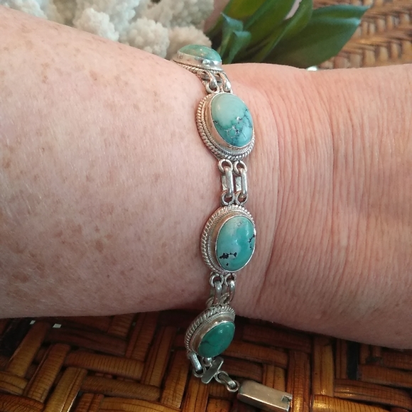 NEVADA TURQUOISE LINE BRACELET - Picture 3 of 7